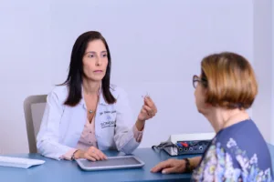 Fonoaudióloga especialista em audiologia e aparelhos auditivos em Belo Horizonte